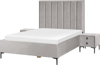 Beliani Conjunto De Dormitorio Tapizado En Terciopelo Gris Cama Con Almacenaje 140 X 200 Cm Con 2 Mesitas De Noche Tapizadas Sezanne