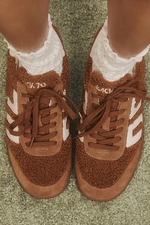 Back70 Teddy Sneakers