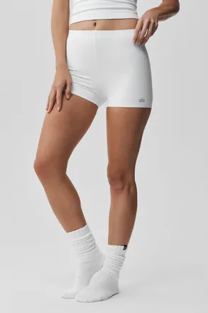 Alo 2 ALO Softsculpt Mid-Rise Short in White, Size: Medium