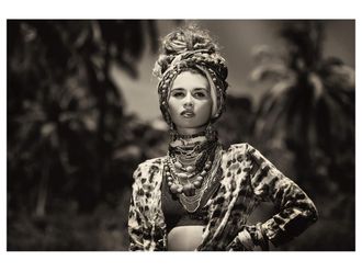 Schubiger M&ouml;bel Digitaldruck auf Acrylglas Elegante Dame