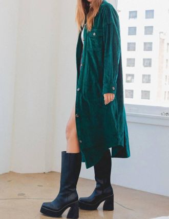 Le Lis Blanc Deux Pocket Detail Long Corduroy Shirt In Dark Green