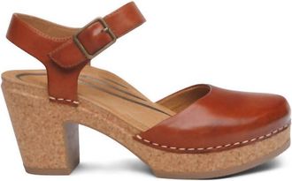 Aetrex Womens Finley Clog Sandals In Cognac