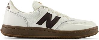 New Balance Unisex T500 en Blanco/Marr&oacute;n, Gamuza/Malla, Talla 38.5
