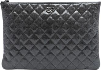 Chanel Pre-owned Clutches, female, Black, Size: ONE SIZE Pre-owned Quilted Patent Leather Clutch