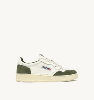 Autry MEDALIST LOW SNEAKERS IN WHITE AND MILITARY LEATHER AND SUEDE