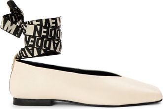 Steve Madden Womens Fosse Logo Print Flats Pumps in Coco Milk Lthr - Cream - Size UK 4