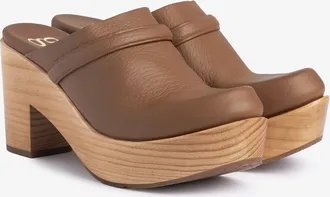 Pedro Garcia Brown letaher clog and wood heel. | Della | Spring Summer 26 |PEDRO GARCIA