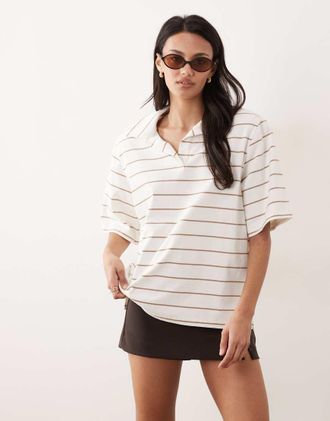 4th & Reckless Polo in cotone bianca a righe con spalline imbottite e colletto-Bianco