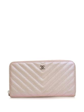 Chanel 2017-2018 CC Chevron Iridescent Caviar Zip Around Wallet long wallets - women - Caviar Leather - One Size - Pink
