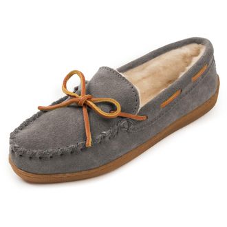 Minnetonka Womens Hardsole Pile-Lined Moccasin Slippers, Charcoal, 7 W