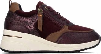 Refresh Womens Casual Wedge Sneakers In Burgundy