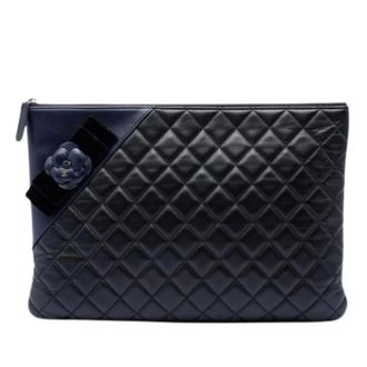 Chanel Pre-owned Clutches, female, Black, Size: ONE SIZE Pre-owned Quilted Lambskin Clutch