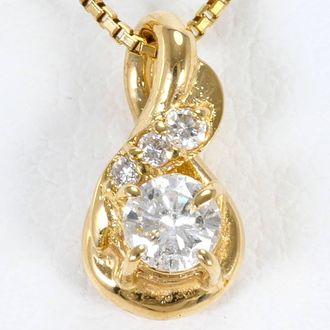 C&A Unbranded (18K) Necklace (Pre-Owned)