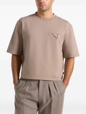 Mani&egrave;re De Voir L&eacute;on katoenen T-shirt met driehoekige zak - Beige