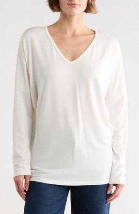 Go Couture Romantic Rose Graphic Sweater in Ivory at Nordstrom Rack, Size X-Large