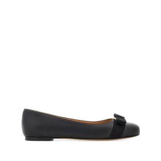 Ferragamo Ballerinas, female, Black, Size: 7 1/2 US Black Varina shoes for women