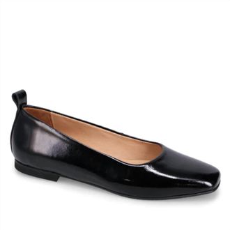 Bueno Womens Elizabeth Flat In Black Panent