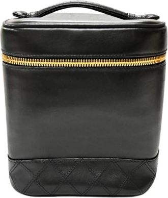 Chanel Pre-owned Handbags, female, Black, Size: ONE SIZE Pre-owned Vanity Bag