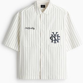 H&M Hemd mit Motivstickerei in Regular Fit - Weiss/Gestreift