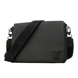 Louis Vuitton Pre-owned Cross Body Bags, male, Black, Size: ONE SIZE Pre-owned Takeoff Messenger