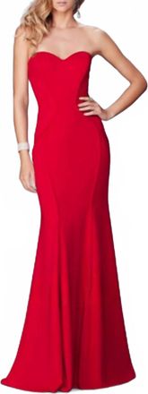 La Femme Sweetheart Neckline Jersey Gown In Red