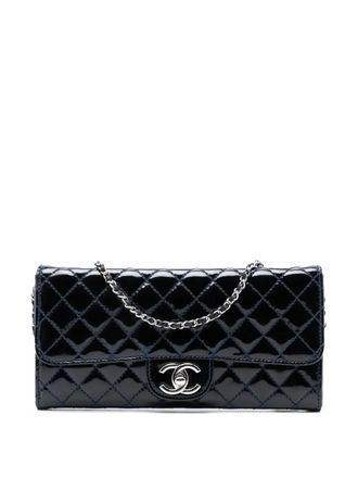 Chanel 2010-2011 CC Quilted Patent East West Wallet On Chain shoulder bag - Blu