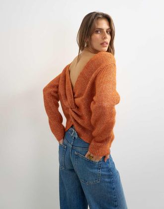 Topshop maglione lavorato a maglia con dettaglio annodato sul retro in terracotta-Neutro
