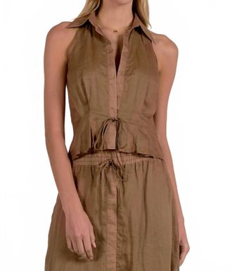 Elan Sleeveless Halter Button Down Top In Caramel