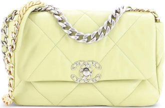 Chanel 19 Flap Bag Quilted Leather Medium crossbody bag - Groen
