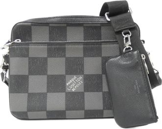 Louis Vuitton Black Leather Shoulder Bag (Pre-Owned)