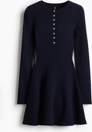 H&M Ausgestelltes Kleid aus Rippstrick - Blue