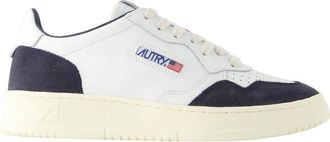 Autry Medalist Low Sneakers