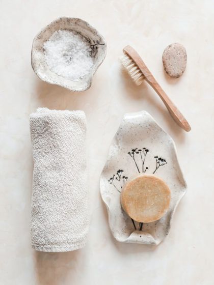 How to clean your dry body brush