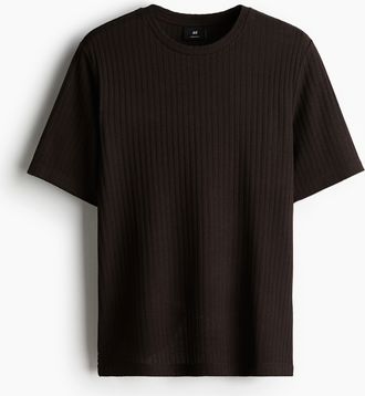 H&M Geripptes T-Shirt in Regular Fit - Brown