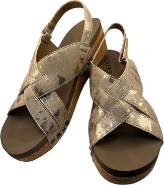 Corkys Women Wow Sandal In Taupe