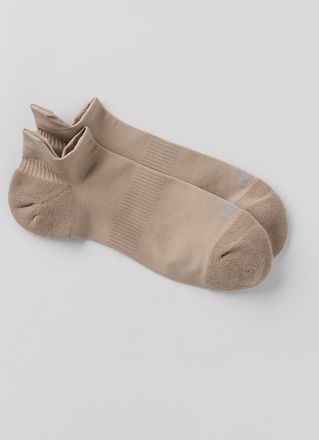 Alo | Performance Tab Socks in Gravel Beige, Size: Medium