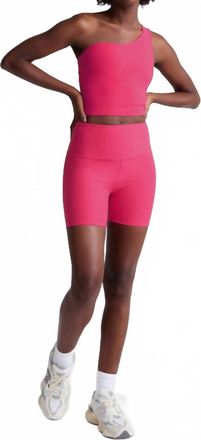 Beyond Yoga Keep Pace Biker Short In Vivid Pink Heather