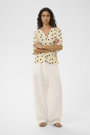 Soaked In Luxury Blouse met korte mouwen SLArjana Blouse met korte mouwen Feminine