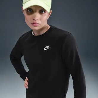 Nike Womens Nike Sportswear Club Fleece Crew-Neck Sweatshirt in Black | DQ5473-010