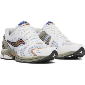 Saucony ProGrid Triumph 4 Sneaker in White/Laurel at Nordstrom, Size 11.5