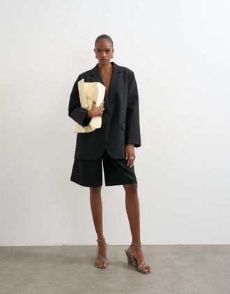 Topshop Pantaloncini taglio lungo neri in coordinato-Nero