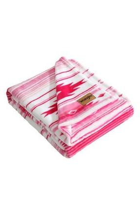 Wrangler Coyote Sands Throw Blanket in Pink at Nordstrom Rack