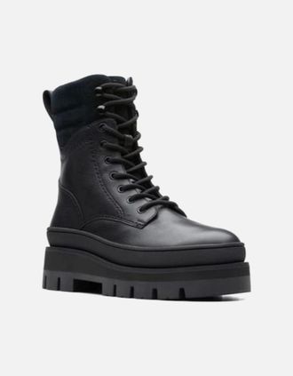 Clarks Womens Clarks Orianna2 Hike in Black warmlined leather
