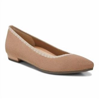 Vionic Womens Dahlia Flat In Toasted Nut