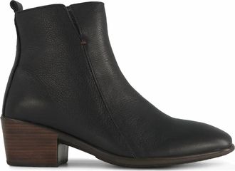 Naot Womens Ethic Boots In Black Leather