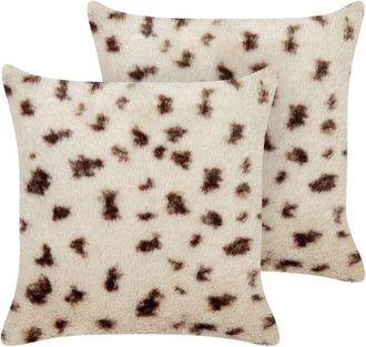 Beliani Beliani - Conjunto de 2 cojines de piel sintética peludos suaves 45 x 45 cm beige claro Kasra