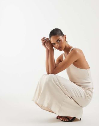 Asos Vestito lungo in raso color avorio con scollo a vogatore e spacco-Bianco