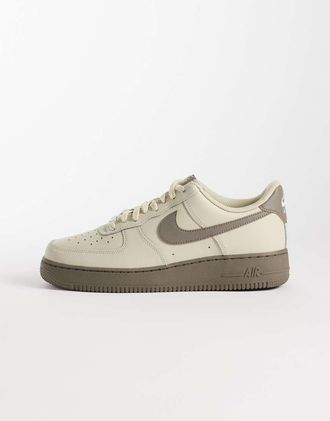 Nike Air Force 1 07 ESS - Sneakers beige e marroni-Bianco