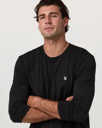 Vuori Clothing Long Sleeve Clearview Seamless Tee | Black | Medium