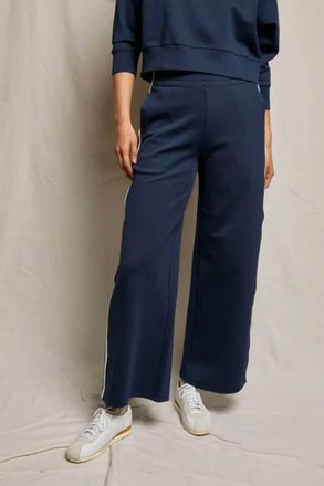 perfectwhitetee Womens Travel Wide Leg Pant In Navy